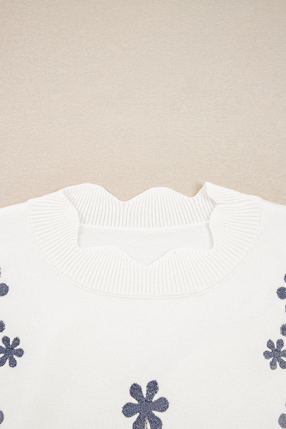 Floral Embroidered Scallop Hem Cropped Sweater